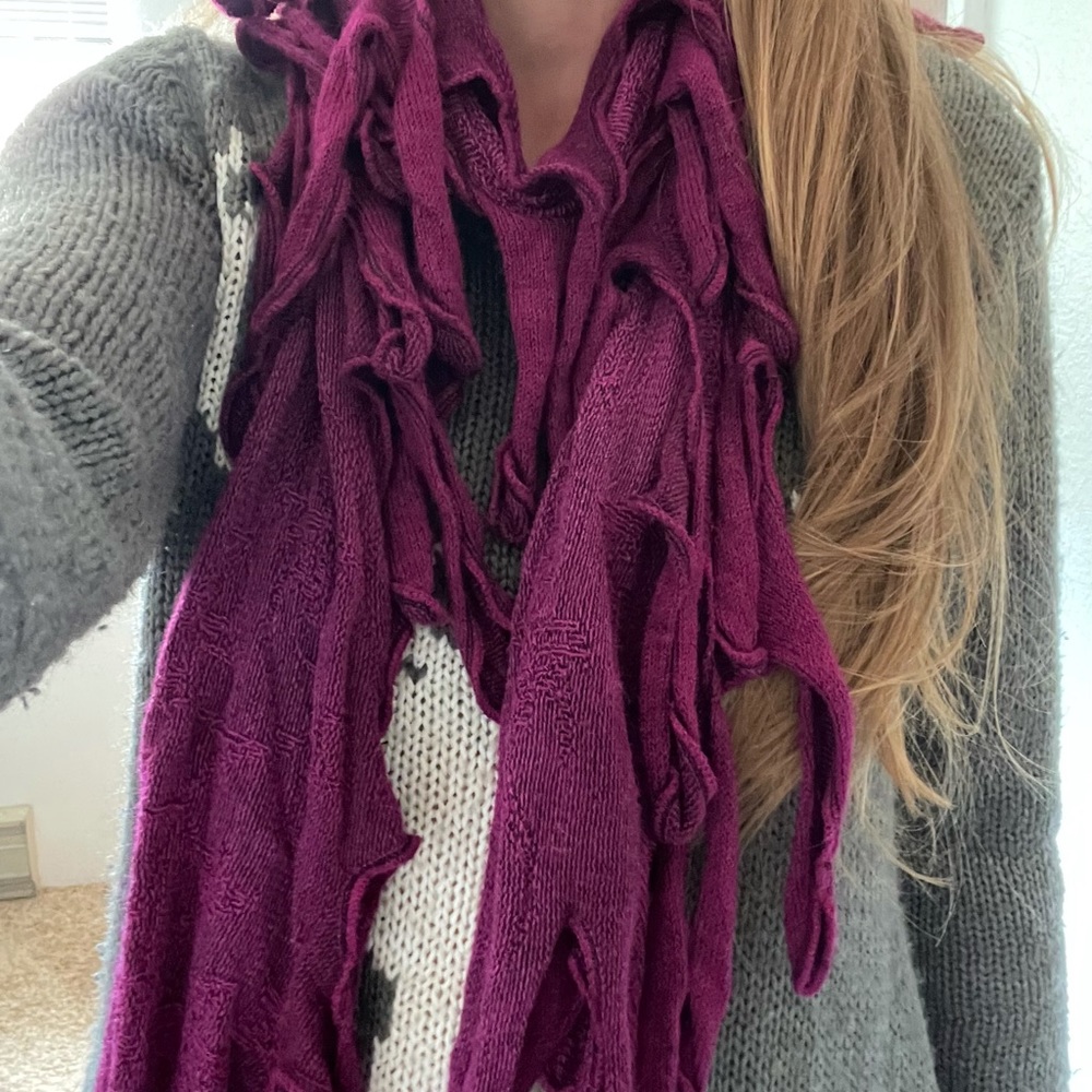 G & C Scarf - Picture 5 of 5